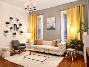 Modern Home 2-min to Brown &Providence Harbor